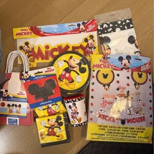 Mickey Mouse party decor